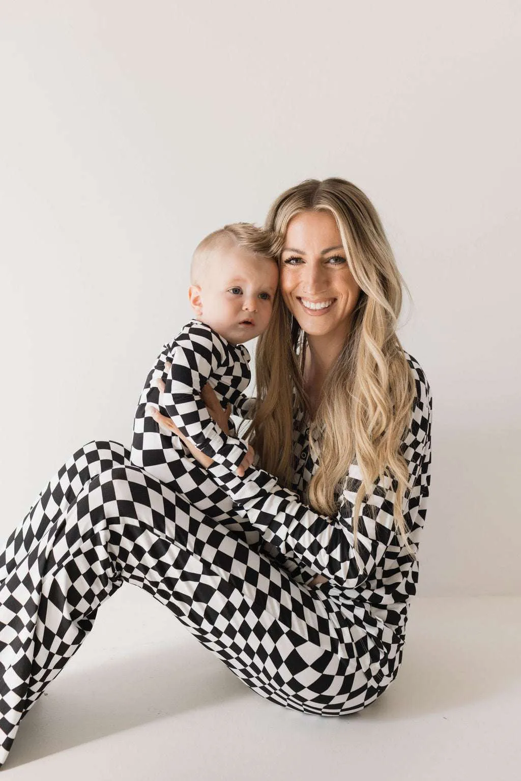 Black & White Wavy Checkerboard | Bamboo Zip Pajamas