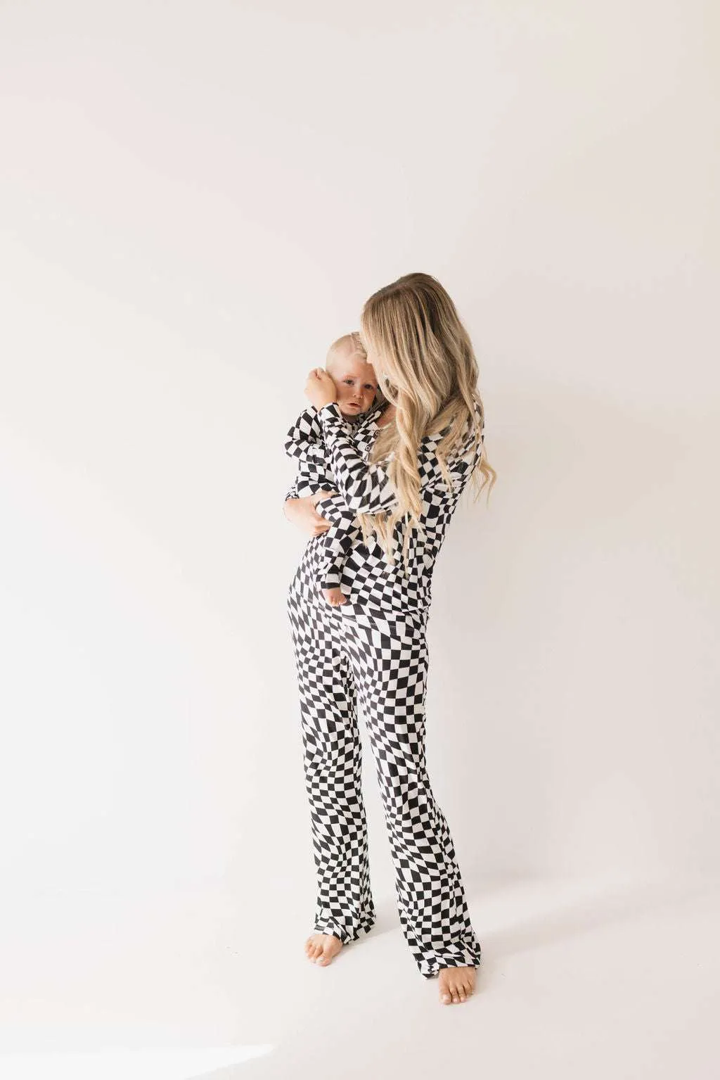 Black & White Wavy Checkerboard | Bamboo Zip Pajamas